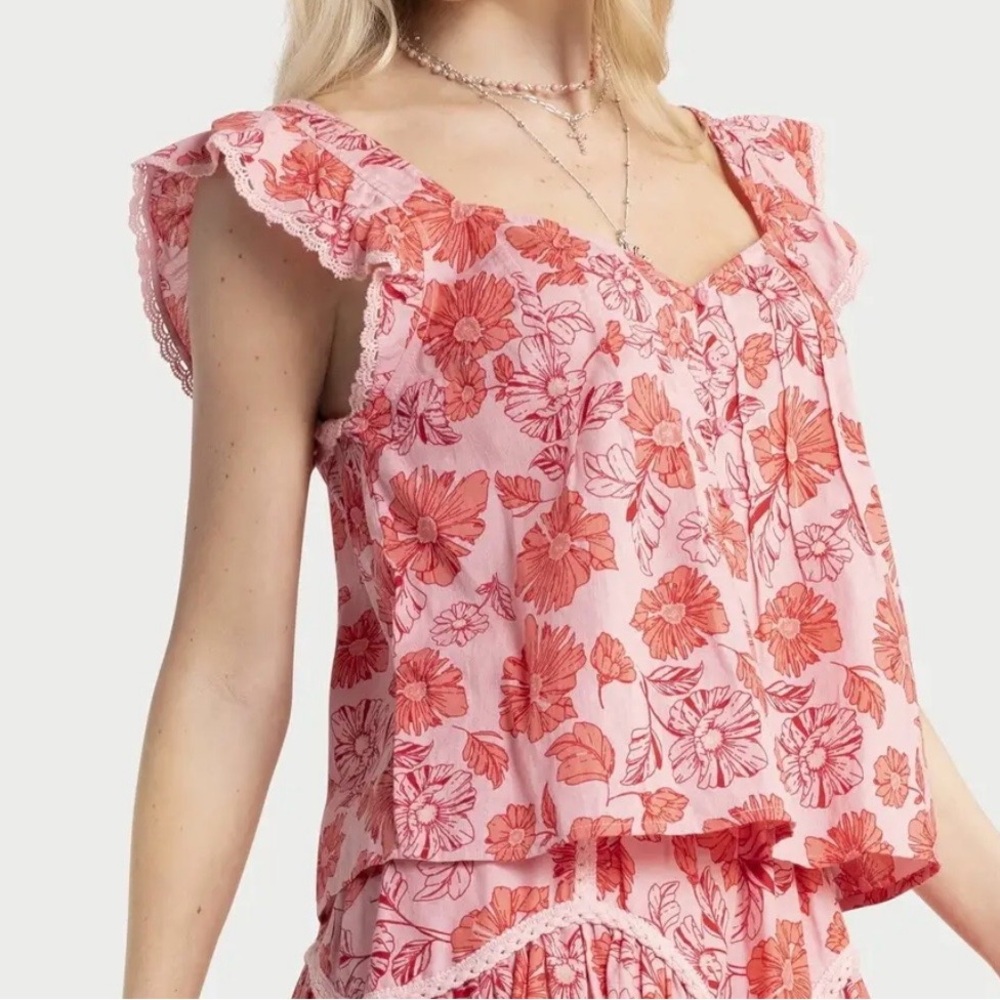 Jessica Simpson Pink Floral Ruffle Blouse